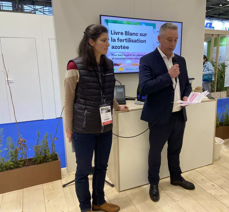 Pauline Bodin, responsable agronomie et environnement à la Coopération agricole, et Antoine Hacard, président de la Coopération agricole métiers du grain.