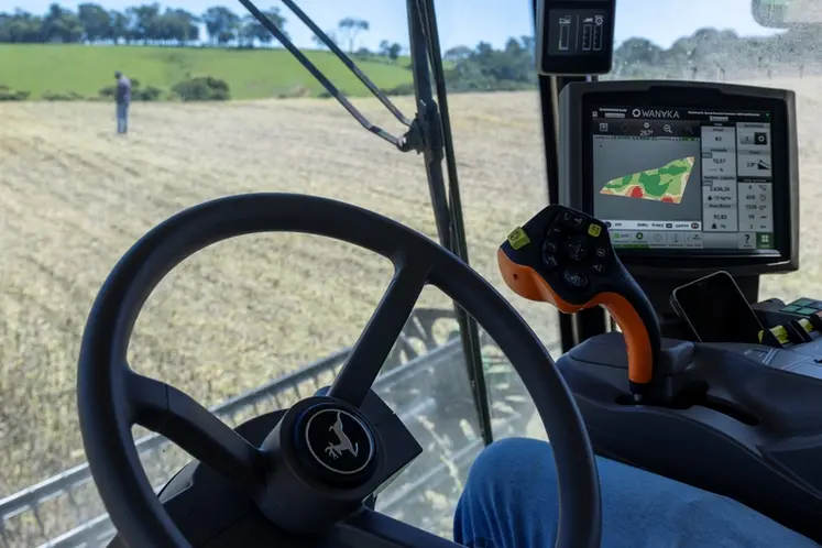 <em class="placeholder">Cabine de tracteur avec console OAD modulation de dose d&#039;azote.</em>