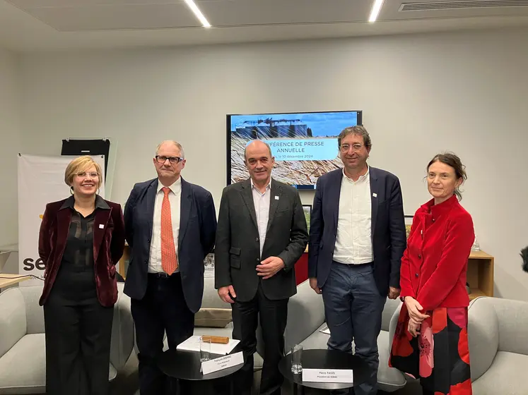 Anne-Laure Fondeur, directrice qualité, Jean-Marc Bournigal, directeur général, François Desprez, vice-président, Pierre Pagès, président, Patricia Guillamot, directrice communication de Semae. 