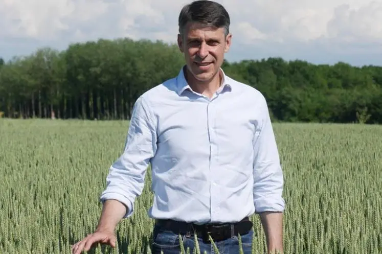 <em class="placeholder">Philippe Dubief, agriculteur à Losne (21)&quot;Dans l’idéal, je sème le soja entre le 20 et 25 avril à une densité de 650 000 à 700 000 graines à l’hectare, même si ...</em>