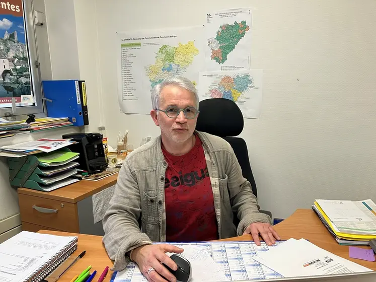 <em class="placeholder">Martial Pouzet, responsable installation - transmission à la chambre d’agriculture de la Charente.</em>