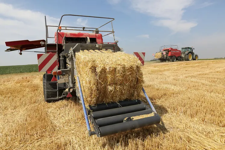 <em class="placeholder">Moisson des céréales.</em>