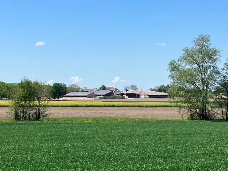 <em class="placeholder">Paysage de parcelles de grandes cultures.</em>