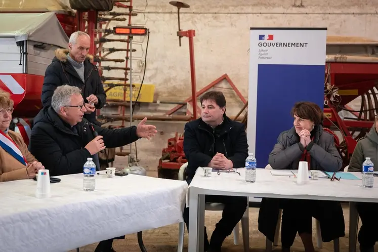 <em class="placeholder">Eric Thirouin, président de l'AGPB, face à la ministre Annie Genevard.   </em>