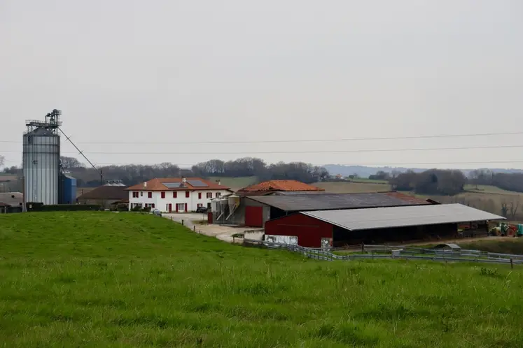 <em class="placeholder">Bâtiment de ferme d'élevage</em>