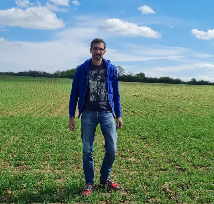 <em class="placeholder">Sébastien Legrand, agriculteur à Couvertpuis (Meuse)"Avant le semis d’automne, il est très rare d’avoir recours au glyphosate. Je remplace cet herbicide par un ...</em>