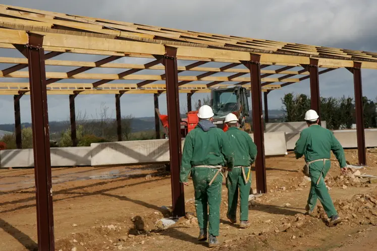 <em class="placeholder">Pour bénéficier d’une aide FranceAgriMer, aucun engagement du projet ne doit intervenir avant l’autorisation de démarrer les travaux.</em>