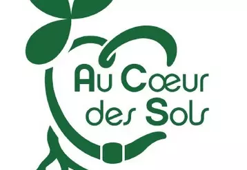 Le logo du label ACS : des feuilles d'une légumineuse, un ver de terre et des racines. © ACS