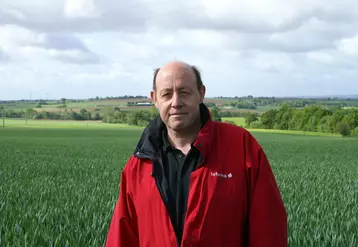 Après avoir cultivé 10 hectares de féverole en production de semences en 2020, Philippe André va y ajouter 10 hectares pour de la culture de vente en 2021. © V. Bargain