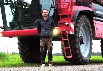 Corentin Denis, agriculteur à La Celle-Saint-Cyr (Yonne)