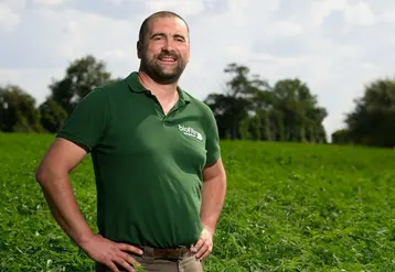 <em class="placeholder">Nicolas Danieau, agriculteur à l&#039;Herbergement (Vendée)&quot; Le rendement moyen en fibre du chanvre est de 6 à 6,5 t/ha avec une marge de l’ordre de 600 à 700 €/ha (1200 ...</em>