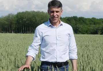 <em class="placeholder">Philippe Dubief, agriculteur à Losne (21)&quot;Dans l’idéal, je sème le soja entre le 20 et 25 avril à une densité de 650 000 à 700 000 graines à l’hectare, même si ...</em>