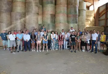 <em class="placeholder">Des agriculteurs, des syndicalistes, des juristes et des accompagnateurs RH, à l&#039;étable de Mézenc à Saint-Front.</em>