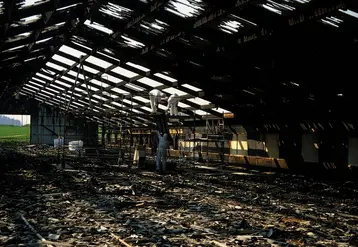 <em class="placeholder">recherche et élimination de l&#039;amiante / désamiantage d&#039;un bâtiment après incendie / conditionnement des déchets amiantés</em>
