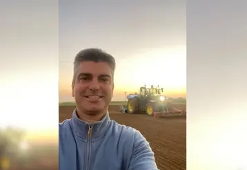 <em class="placeholder">Laurent Bourgeois, céréalier à Chapelle-Vallon dans l’Aube</em>