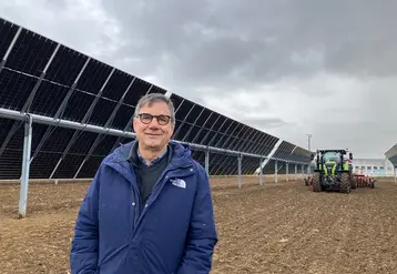 <em class="placeholder">Pierre Coisnon, agriculteur et président de la société Les 3 Laboureurs, devant ses panneaux photovoltaïques.</em>