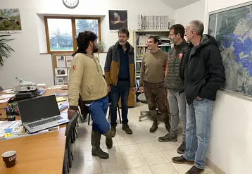 Groupe d'agriculteurs de la SEP de Bord à Brienon-sur-Armançon dans l'Yonne 