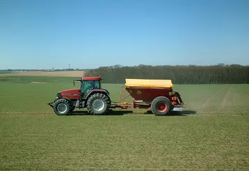 <em class="placeholder">Apport d'azote sur blé en sortie d'hiver.</em>