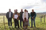 <em class="placeholder">Le député, Peio Dufau, à Arbonne (64) entouré, des responsables, Safer, syndicaux et de portage de foncier, locaux.</em>