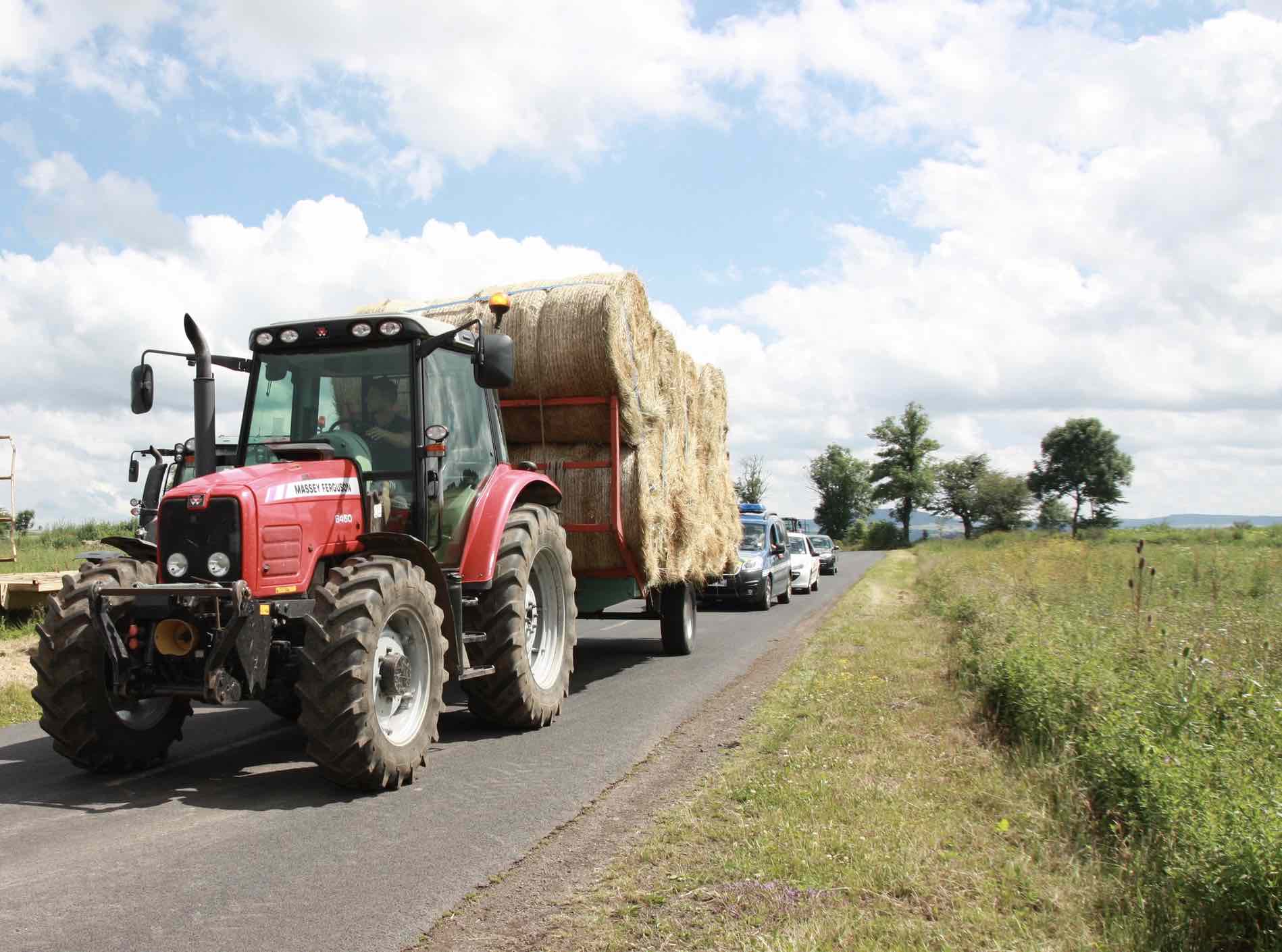 Feux de signalisation pour les tracteurs : quelles obligations ?