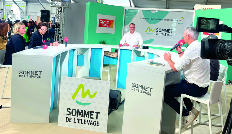 Interview sur la démarche « Parlons Vrai ! » sur le plateau radio RCF lors du Sommet de l’élevage.