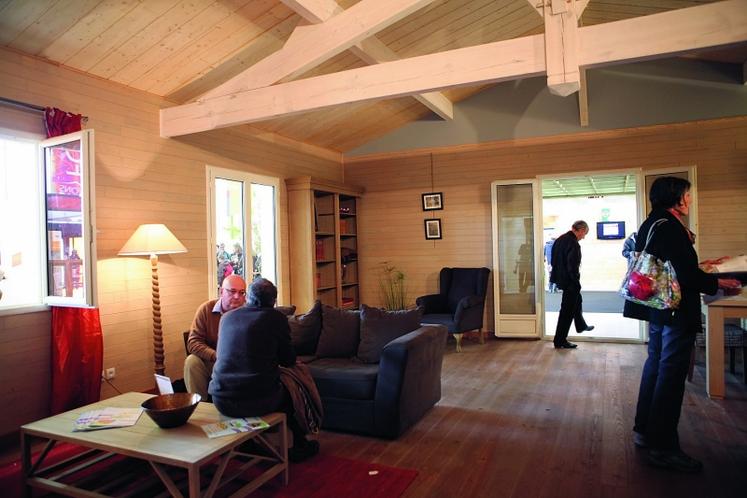 La maison en bois peut être aussi à haute performance énergétique.