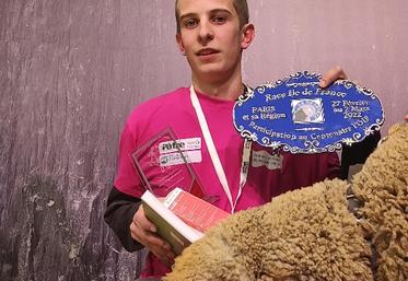 Adrien Chambon, étudiant au lycée agricole de Brioude-Bonnefont, est le meilleur jeune berger de France 2022.