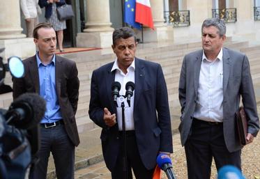 Thomas Diemer, Xavier Beulin et Dominique Barrau à la sortie de leur rendez-vous à l'Elysée le 24 août.