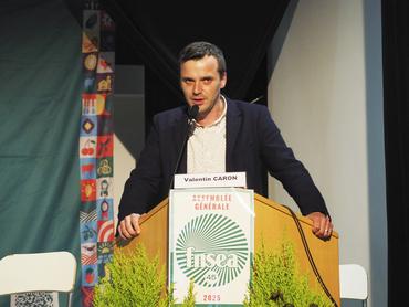 Valentin Caron, président de la chambre d’Agriculture du Loiret, a pris la parole : « L’AG de la FNSEA&nbsp;45 est un moment essentiel d’échange sur l’avenir de l’agriculture ». Et de poursuivre : « La chambre d’Agriculture du Loiret est au service de tous les agriculteurs mais aussi de tous les territoires. Un carrefour où se rencontrent expertise, accompagnement technique et représentativité du milieu agricole. Il est essentiel d’accompagner les agriculteurs avec pragmatisme...