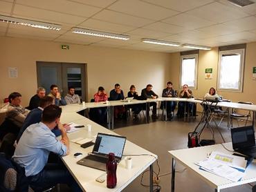 4&nbsp;février > La section laitière réunie à Miermaigne La section laitière de la FNSEA d’Eure-et-Loir, portée par Christophe Provot, s’est réunie en assemblée générale le 4&nbsp;février à Miermaigne, en présence du secrétaire général adjoint de la FNPL (Fédération nationale des producteurs de lait), Benoit Gavelle. Une quinzaine d’éleveurs laitiers du département étaient présents. De nombreux sujets étaient à l’ordre du jour : la conjoncture, la cotisation 2025, les élec...