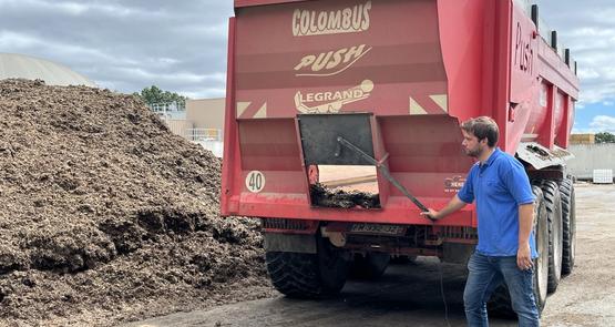 Max Binet, gérant de l’entreprise Prest’Max Transport en Eure-et-Loir, a investi dans trois remorques à front poussant pour satisfaire aux besoins de l’activité de transport de compost, de digestat et de matières premières comme les céréales et les pommes de terre.