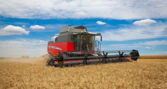 La préservation des performances de la moissonneuse-batteuse passe par une maintenance soignée et rigoureuse.