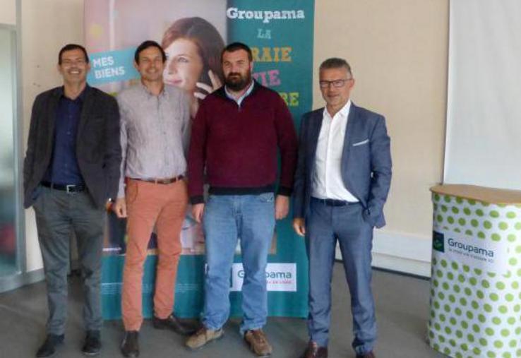 Bruno Huchet, responsable du marché agricole du Loiret, Benoit Vauxion, Président de la Fédération 45 Groupama Paris Val de Loire, Florent Guilloteau, secrétaire général JA, Jean-Yves Ponge, Directeur de l'Etablissement du Loiret Groupama Paris Val de Loire.