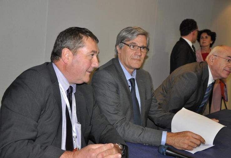 : Jacques Chazalet, président du Sommet de l’élevage, Stéphane Le Foll, et le préfet de région Michel Fuzeau.