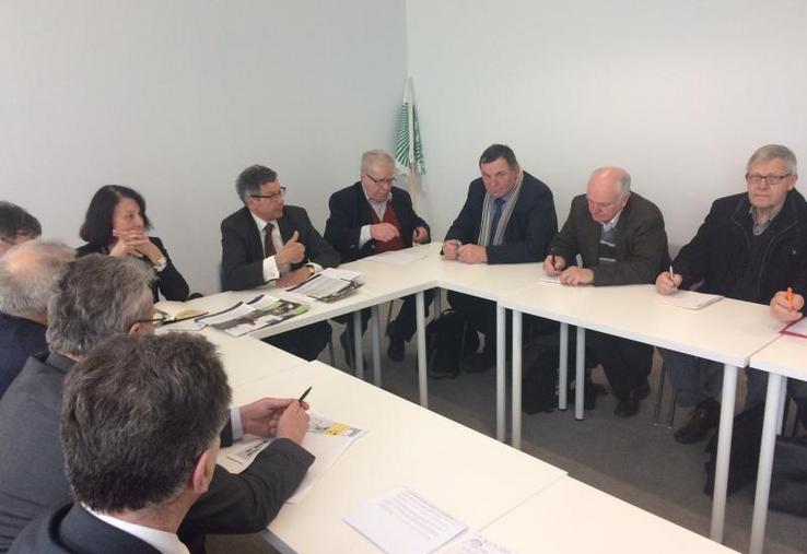 Délégation de la SNAE au QG de François Fillon.