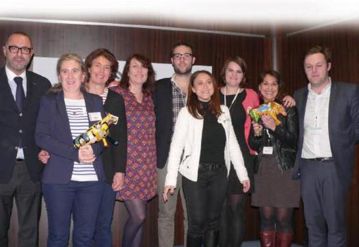 Les lauréats autour de Carine Abecassis, Présidente du SYRPA.