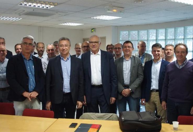 Des responsables syndicaux, des producteurs, des représentants d’organismes stockeurs et des négociants ont participé à la réunion.