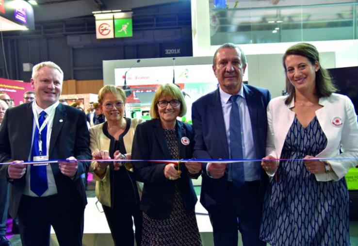 Le 28 février à Paris lors de l'inauguration du pavillon Île-de-France au Salon de l'agriculture. De gauche à droite : Christophe Hillairet, Marie-Christine Cavecchi, Valérie Lacroute, Gérard Hébert et Alexandra Dublanche.