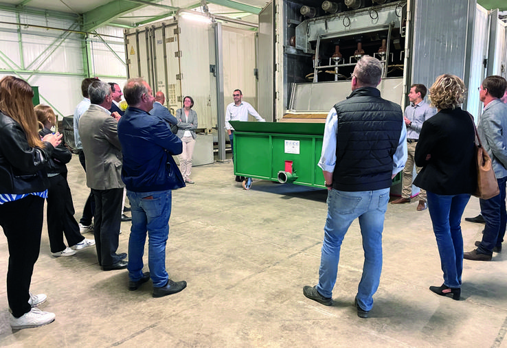 Vendredi 16 septembre, à Cloyes-les-Trois-Rivières. Les fondateurs de la malterie artisanale Le Malt ont expliqué le processus de fabrication aux membres de l'association.