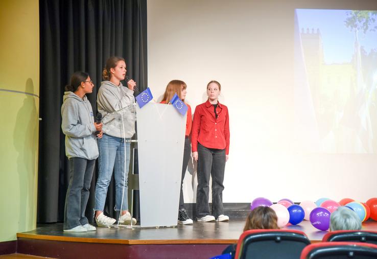 Le 13 octobre, à Mignières. Les élèves du LEAP Franz-Stock ont raconté leur expérience européenne avec Erasmus.