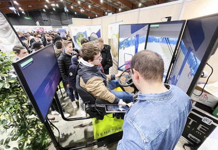 Vendredi 27 janvier, à Chartres. Le simulateur de tracteur, apporté par l'Eplefpa de La Saussaye, a eu un gros succès lors du Forum de l'orientation.