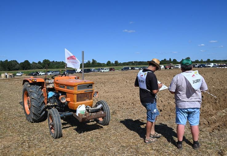 Festi'campagne 2023 a eu lieu à Pouillé les 19 et 20 août. Le traditionnel concours de labour départemental s'est déroulé le dimanche après-midi sous l'œil avisé du jury. 