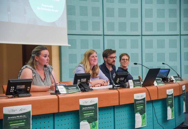 Lundi 2 octobre, à Chartres. Trois conseillers de la Chambre, Maud Evrard, Aubin Le Coz et Emmanuelle Lherbette, ont détaillé les différents types de certifications agricoles, sous la houlette d'Élodie Levacher.