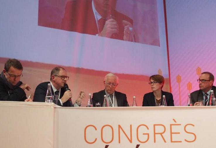 De gauche à droite : Guillaume Piva; Jean-Marc Bournigal, Jacques Mathieu, Catherine Deschamps et Thierry Lemaître.