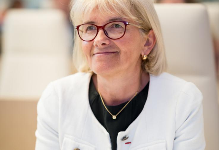 Valérie Lacroute, vice-présidente du conseil régional d'Île-de-France, en charge de l'agriculture et de l'alimentation, détaille les modalités de l'aide régionale Cédant/Repreneur.