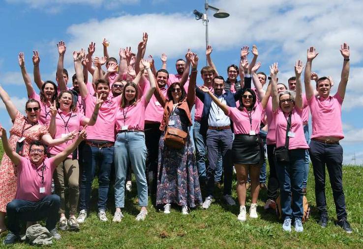 Symbole de l'envie d'avancer ensemble à l'échelle des six départements de la région, la trentaine de congressistes JA du Centre-Val de Loire a arboré une tenue rose remarquée pendant toute la durée du congrès.