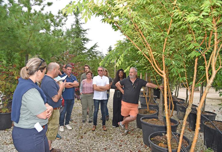 Jeudi 29 août, des horticulteurs et pépiniéristes de Nouvelle-Aquitaine ont visité les Pépinières de Bazainville (Yvelines).