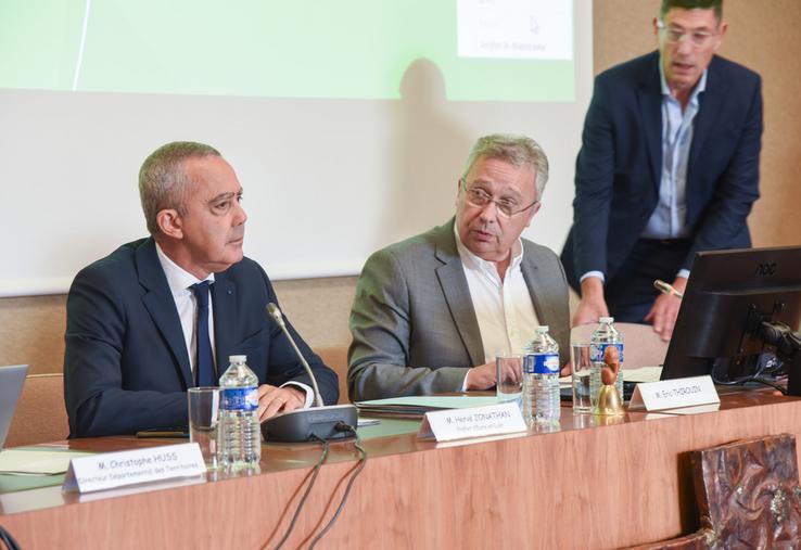 Lundi 16 septembre, à Chartres. Éric Thirouin a présidé l'avant-dernière session Chambre de la mandature aux côtés du préfet Hervé Jonathan, annonçant qu'il ne briguerait pas de nouveau mandat.