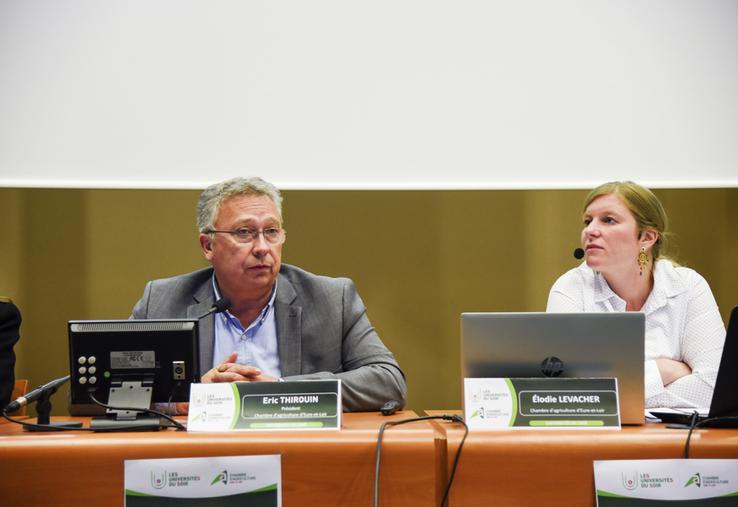 Le 30 septembre, à Chartres. « Nous allons nous battre tous ensemble pour passer cette année », a lancé le président de la Chambre, Éric Thirouin, en conclusion des Universités du soir consacrées à la crise agricole.