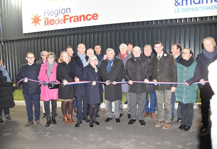 Provins, mercredi 20 novembre. Le ruban inaugural est coupé par le président du Département de Seine-et-Marne, Jean-Francois Parigi, et la vice-présidente de la Région Île-de-France en charge de l'agriculture et de l'alimentation, Valérie Lacroute.